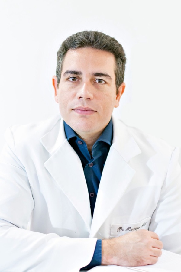 Dr. Rodrigo Adry